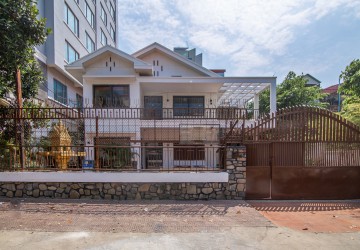 4 Bedroom Villa For Rent - Boeng Riang, Phnom Penh thumbnail