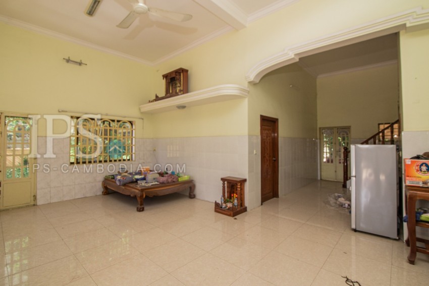 4 Bedroom Commercial Villa For Rent - Ta Khmau, Kandal