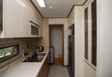 1 Bedroom Serviced Apartment For Rent - BKK1 , Phnom Penh  thumbnail