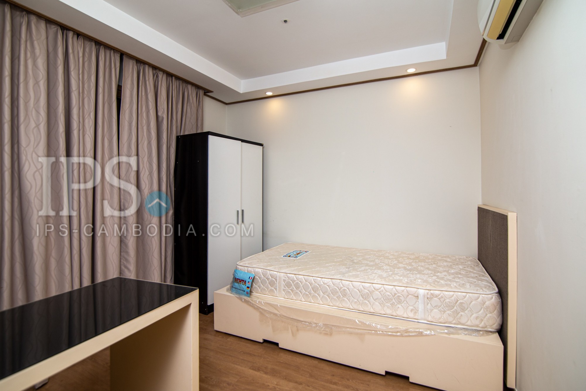 2 Bedroom Serviced Apartment For Rent - BKK1 , Phnom Penh - Image 5