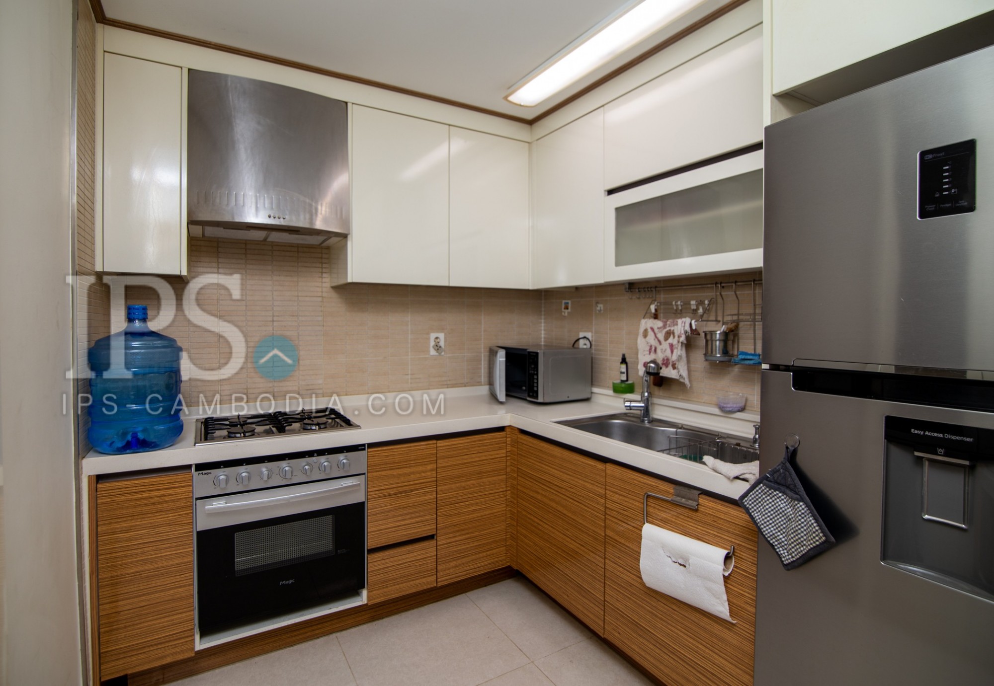 2 Bedroom Serviced Apartment For Rent- BKK1 , Phnom Penh - Image 4