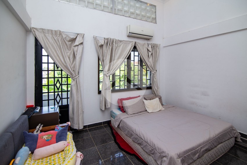 5 Bedroom Flat House For Sale - Chbar Ampov, Phnom Penh