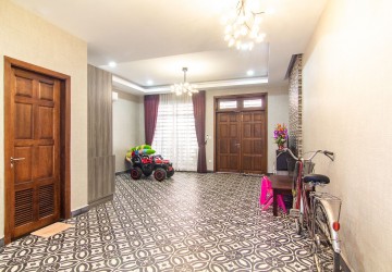 3 Bedroom House For Sale - Svay Dangkum, Siem Reap thumbnail