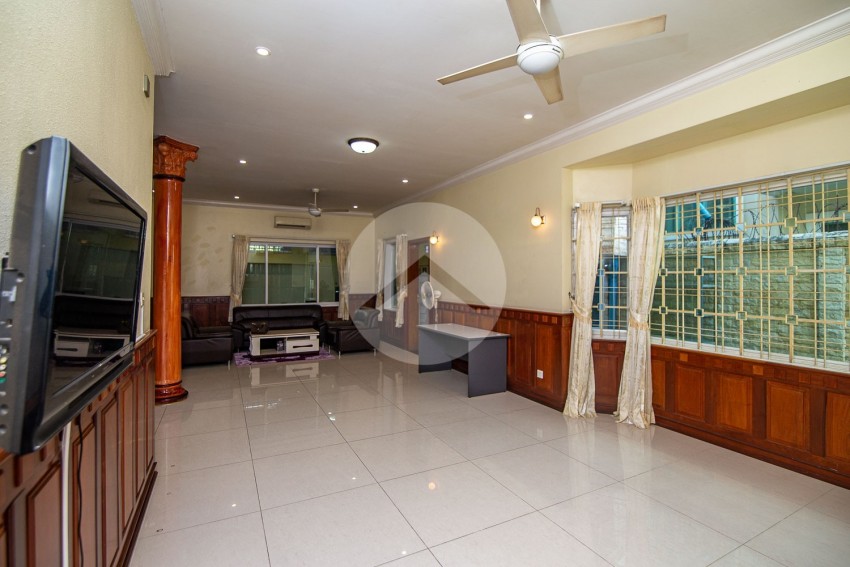 5 Bedroom Villa For Rent - Tonle Bassac, Phnom Penh