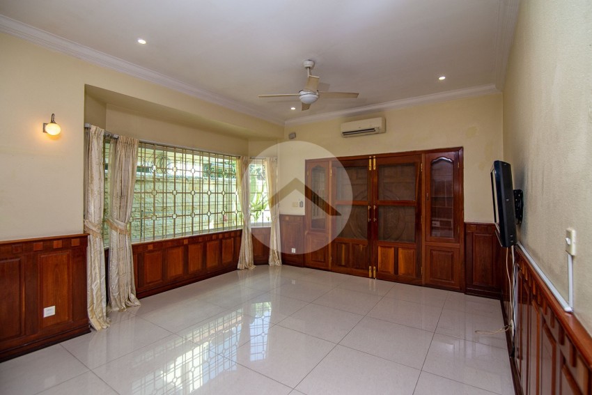 5 Bedroom Villa For Rent - Tonle Bassac, Phnom Penh