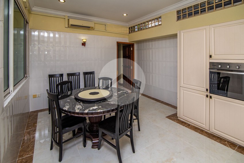 5 Bedroom Villa For Rent - Tonle Bassac, Phnom Penh