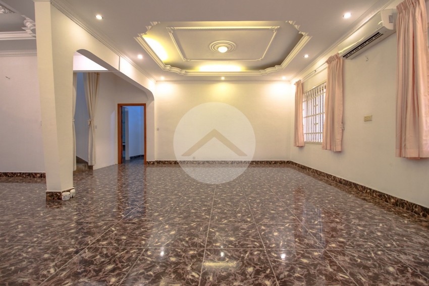 5 Bedroom Commercial Villa For Rent - Tonle Bassac, Phnom Penh