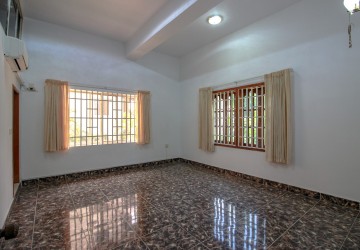 5 Bedroom Commercial Villa For Rent - Tonle Bassac, Phnom Penh thumbnail