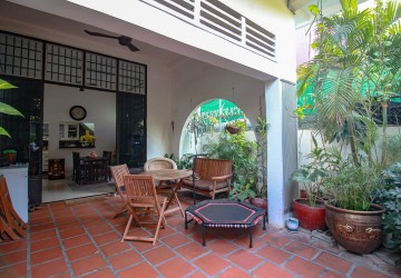 4 Bedroom Townhouse For Rent - Boeung Trabek, Phnom Penh thumbnail