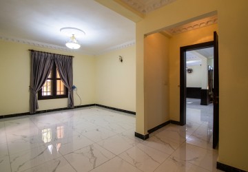 5 Bedroom Villa For Rent - Tuol Kork, Phnom Penh thumbnail