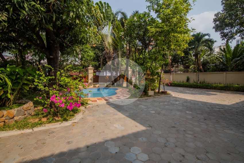 5 Bedroom Villa For Rent - Tuol Kork, Phnom Penh