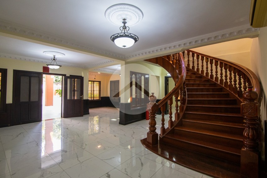 5 Bedroom Villa For Rent - Tuol Kork, Phnom Penh