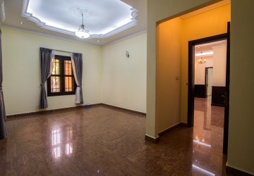 5 Bedroom Villa For Rent - Tuol Kork, Phnom Penh thumbnail