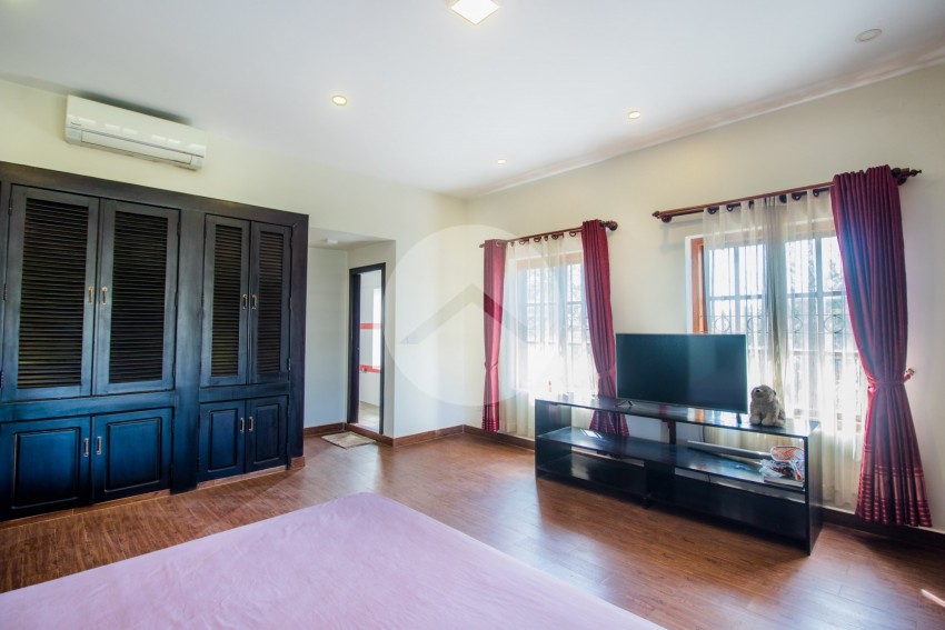 5 Bedroom Villa for Sale - Tropeng Traeng, Siem Reap