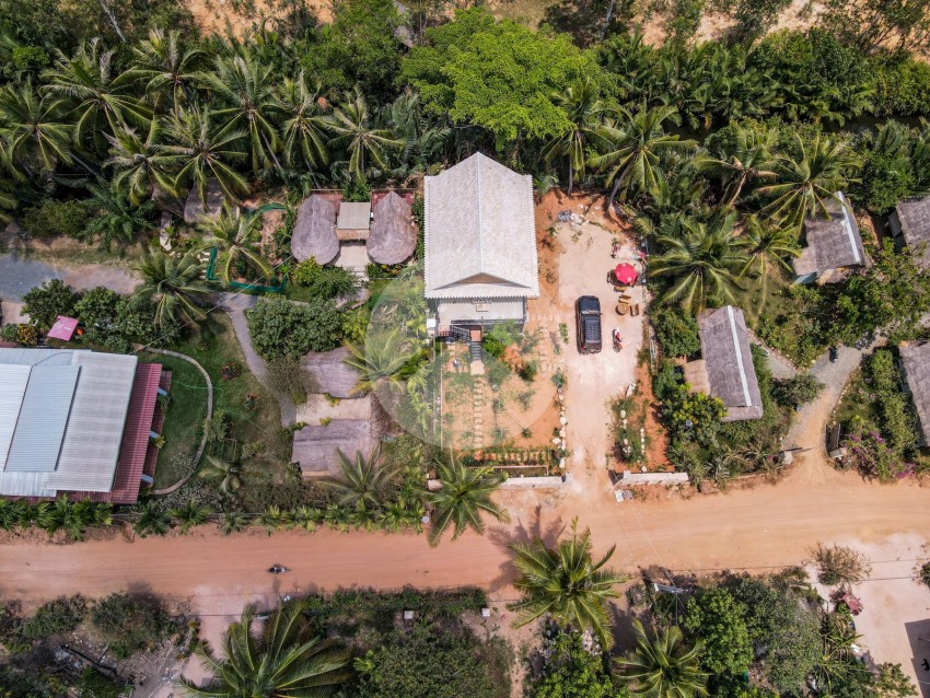 4 Bedroom House For Sale - Kampong Kraeng Waterway, Kampot