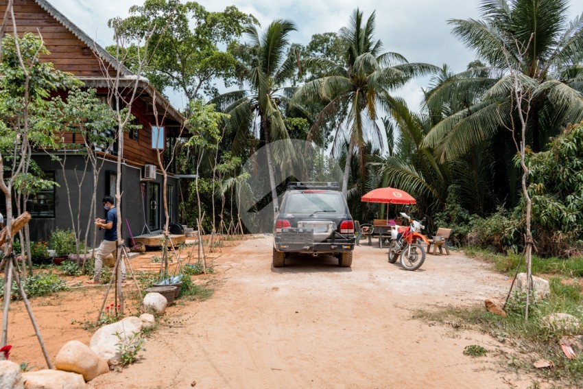 4 Bedroom House For Sale - Kampong Kraeng Waterway, Kampot