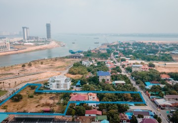 6120 Sqm Property With 2 Villas For Rent - Nirouth, Phnom Penh thumbnail