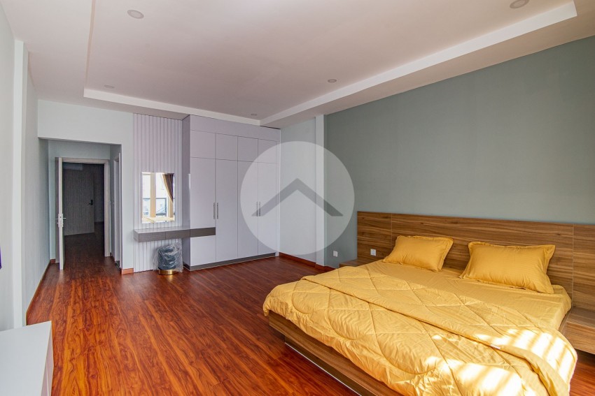 2 Bedroom Apartment For Rent - Tonle Bassac, Phnom Penh