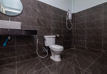 2 Bedroom Apartment For Rent - Tonle Bassac, Phnom Penh thumbnail