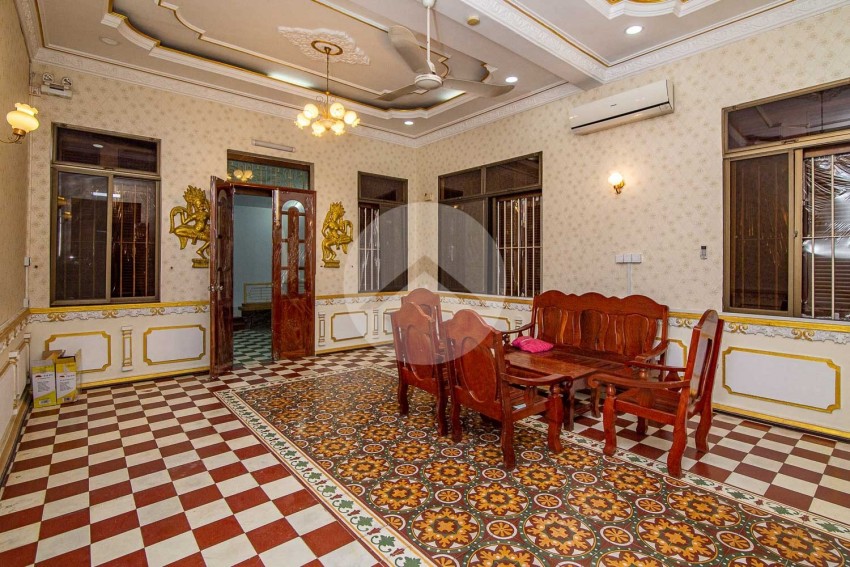 3 Bedroom Townhouse For Rent - Tonle Bassac, Phnom Penh