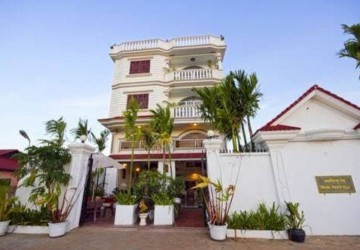 12 Bedroom Guesthouse For Sale - Svay Dangkum, Siem Reap thumbnail