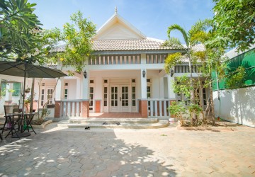 2 Bedroom Villa For Rent - Wat Athvear, Siem Reap thumbnail