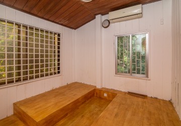 3 Bedroom Villa For Rent - Boeung Trabek, Phnom Penh thumbnail