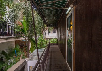 3 Bedroom Villa For Rent - Boeung Trabek, Phnom Penh thumbnail