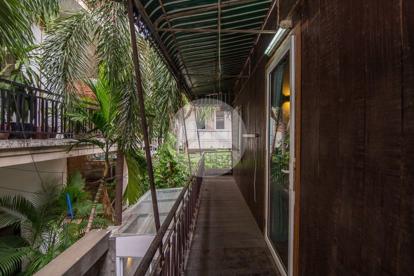 3 Bedroom Villa For Rent - Boeung Trabek, Phnom Penh