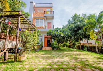 3 Bedroom Villa For Rent - Sala Kamruek, Siem Reap thumbnail