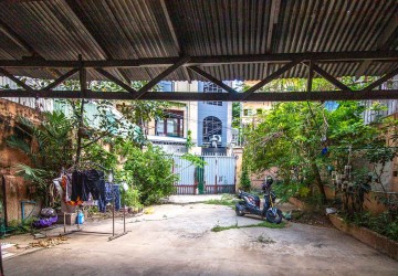 233 Sqm  Land For Sale in Toul Tom Pong - Phnom Penh thumbnail