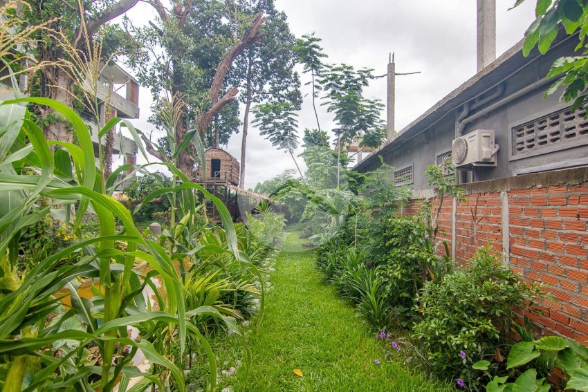 2 Bedroom Apartment For Rent - Slor Kram, Siem Reap