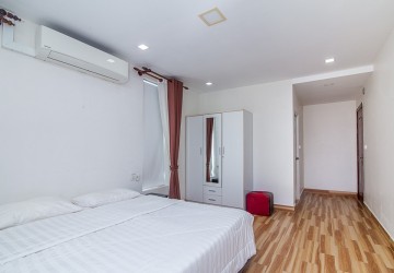 3 Bedrooms Serviced Apartment for Rent- Tonle Bassac , Phnom Penh thumbnail