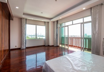 2 Bedroom Apartment For Rent - Chak Angre Krom, Phnom Penh thumbnail