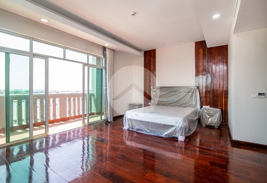 2 Bedroom Apartment For Rent - Chak Angre Krom, Phnom Penh