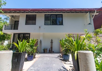 3 Bedroom French Villa For Rent - Sala Kamruek, Siem Reap thumbnail