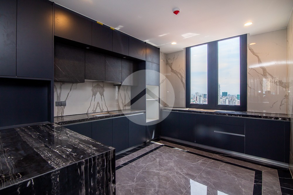 Duplex 3 Bedroom Serviced Penthouse For Rent - BKK1, Phnom Penh - Image 6