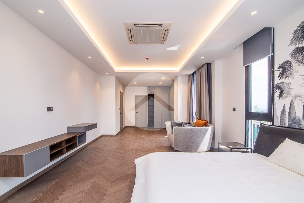 Duplex 3 Bedroom Serviced Penthouse For Rent - BKK1, Phnom Penh - Image 16