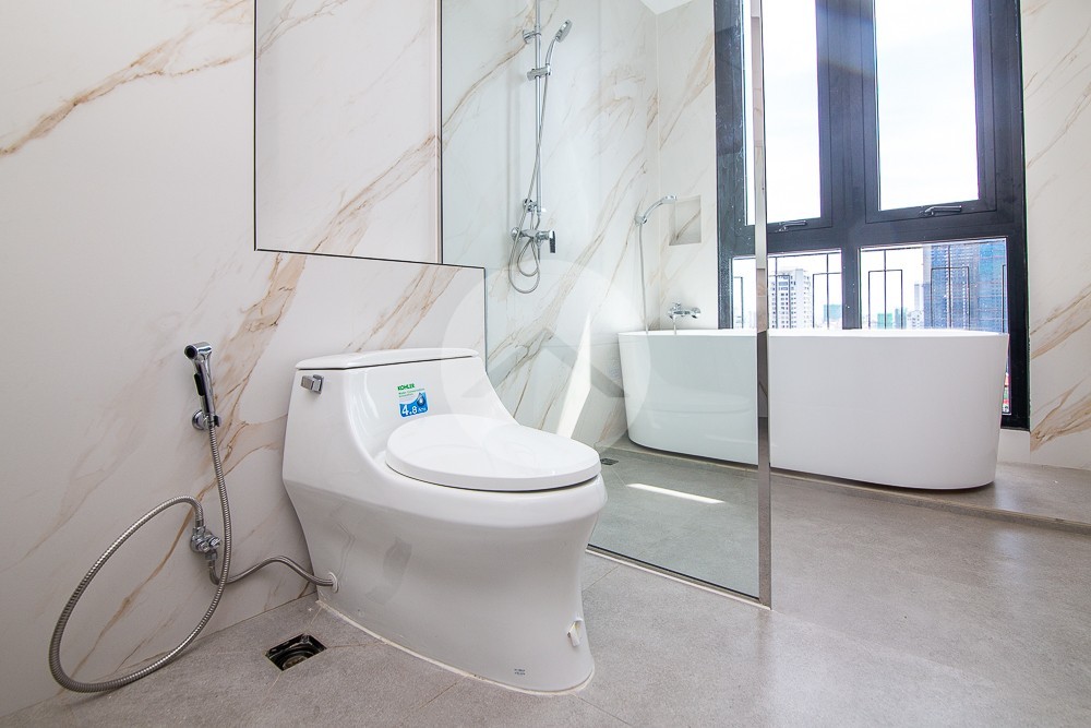Duplex 3 Bedroom Serviced Penthouse For Rent - BKK1, Phnom Penh - Image 13