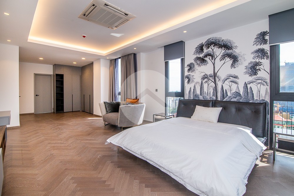 Duplex 3 Bedroom Serviced Penthouse For Rent - BKK1, Phnom Penh - Image 4