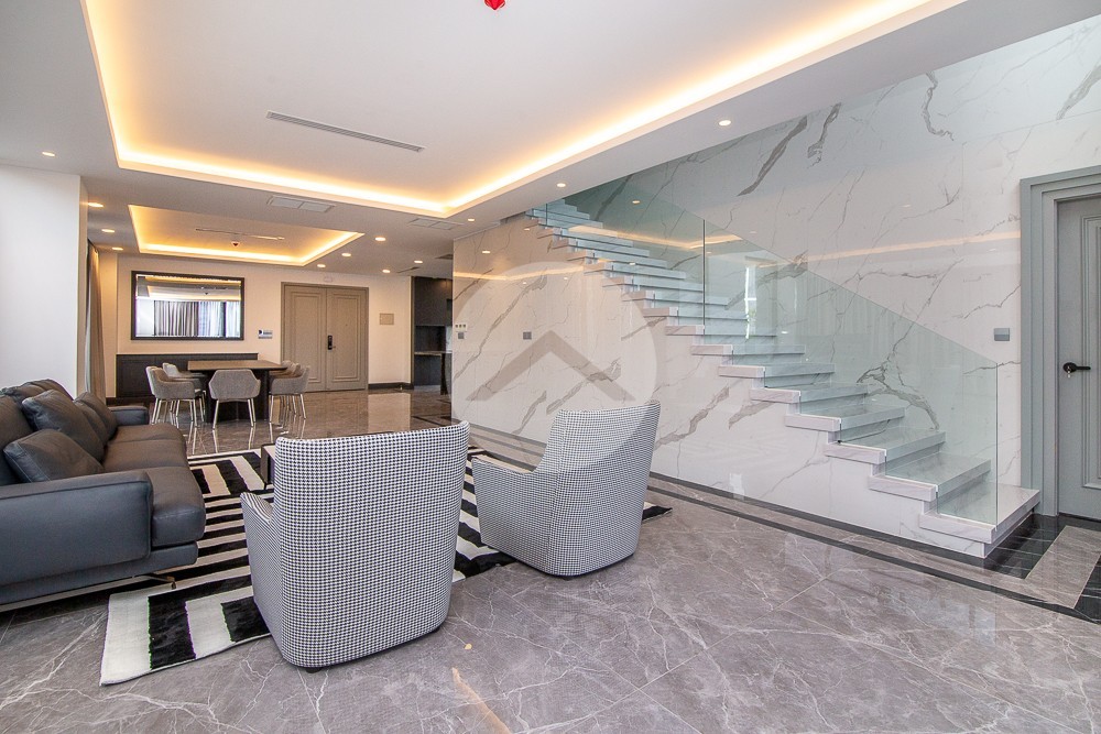 Duplex 3 Bedroom Serviced Penthouse For Rent - BKK1, Phnom Penh - Image 3