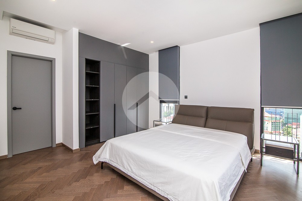Duplex 3 Bedroom Serviced Penthouse For Rent - BKK1, Phnom Penh - Image 11