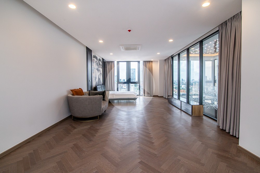 Duplex 3 Bedroom Serviced Penthouse For Rent - BKK1, Phnom Penh - Image 17