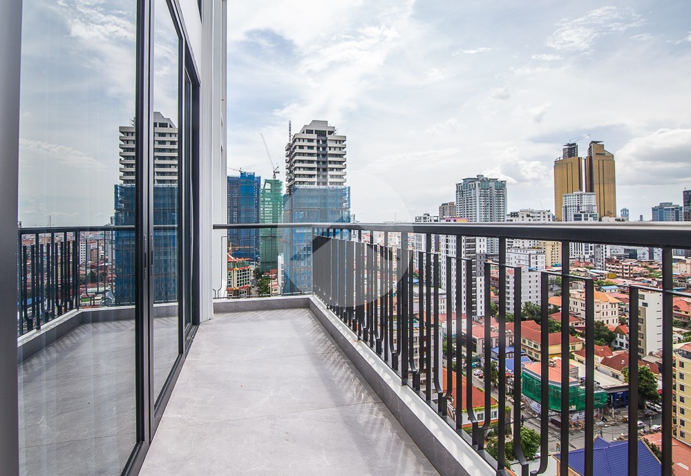 Duplex 3 Bedroom Serviced Penthouse For Rent - BKK1, Phnom Penh - Image 25