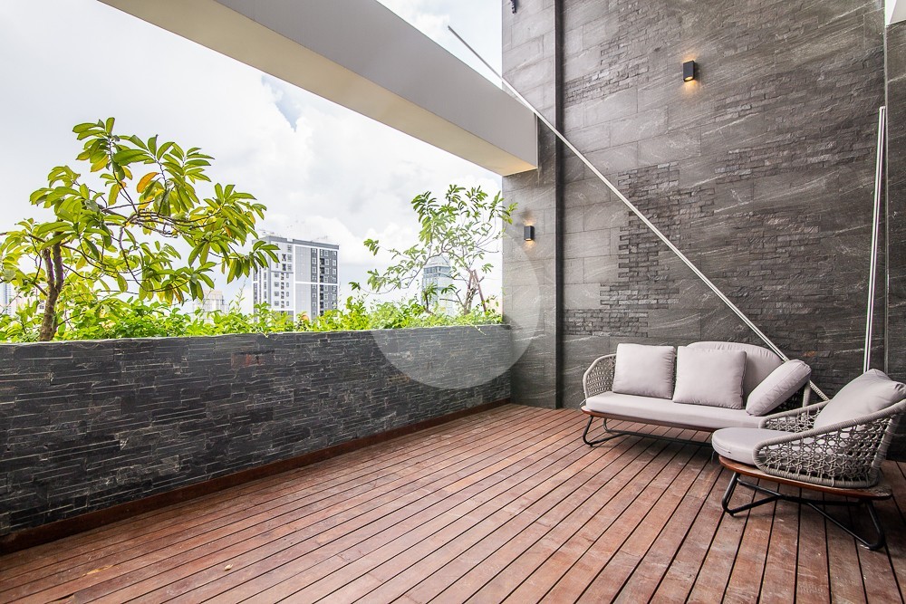 Duplex 3 Bedroom Serviced Penthouse For Rent - BKK1, Phnom Penh - Image 28