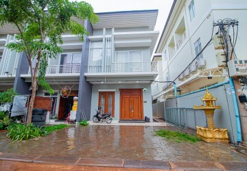 3 Bedroom Twin Villa For Sale - Svay Dangkum, Siem Reap thumbnail