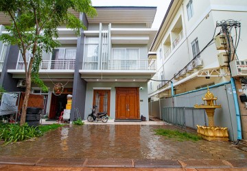 3 Bedroom Twin Villa For Sale - Svay Dangkum, Siem Reap thumbnail