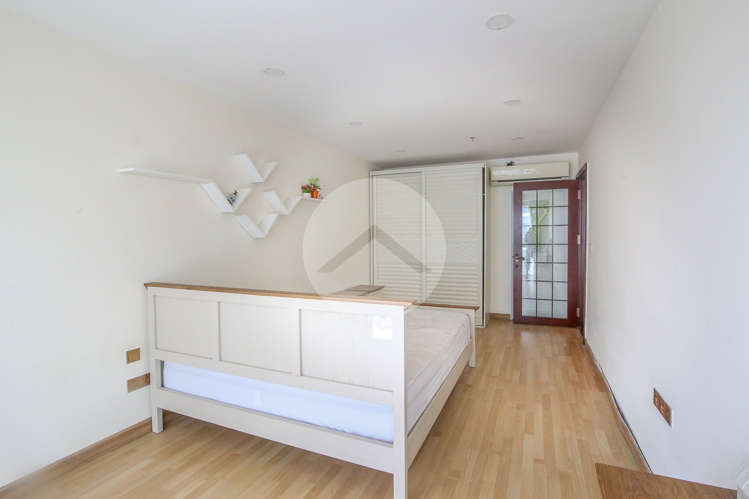 1 Bedroom Condo For Rent - Khan 7 Makara, Phnom Penh - Image 9