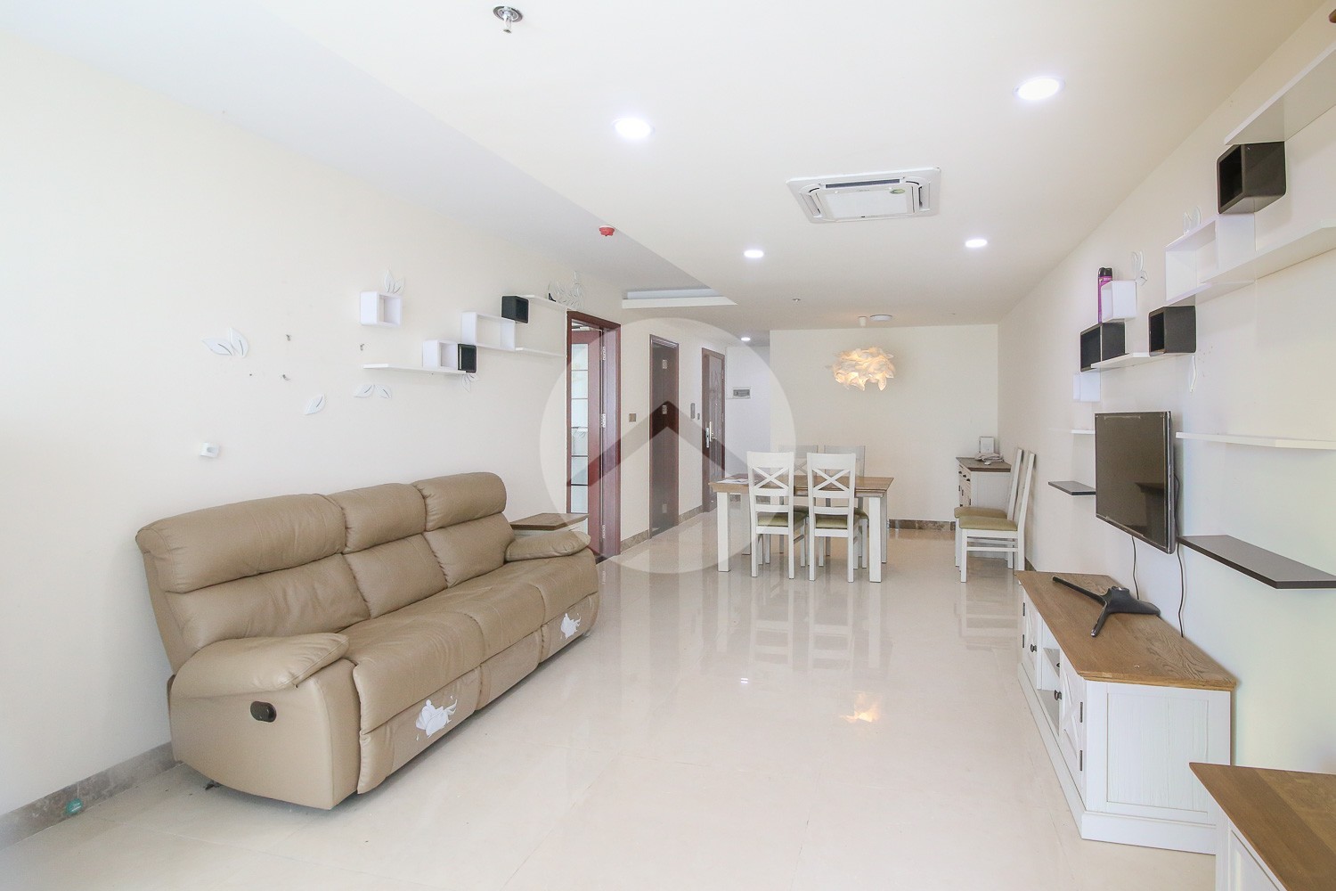 1 Bedroom Condo For Rent - Khan 7 Makara, Phnom Penh - Image 4