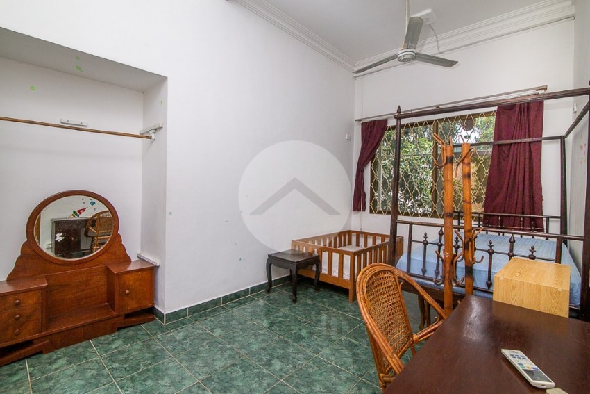 4 Bedroom Apartment For Rent -Tonle Bassac, Phnom Penh